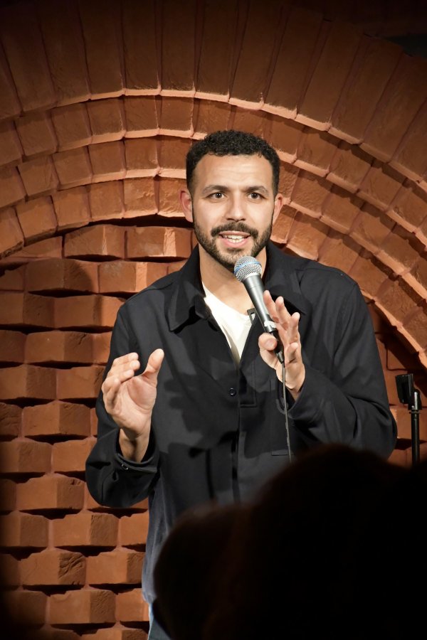 MALIK FARES SE MOUILLE